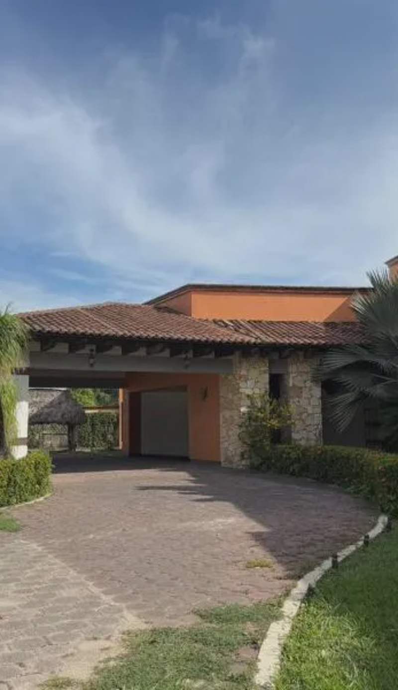 Hotel Maya Tucan