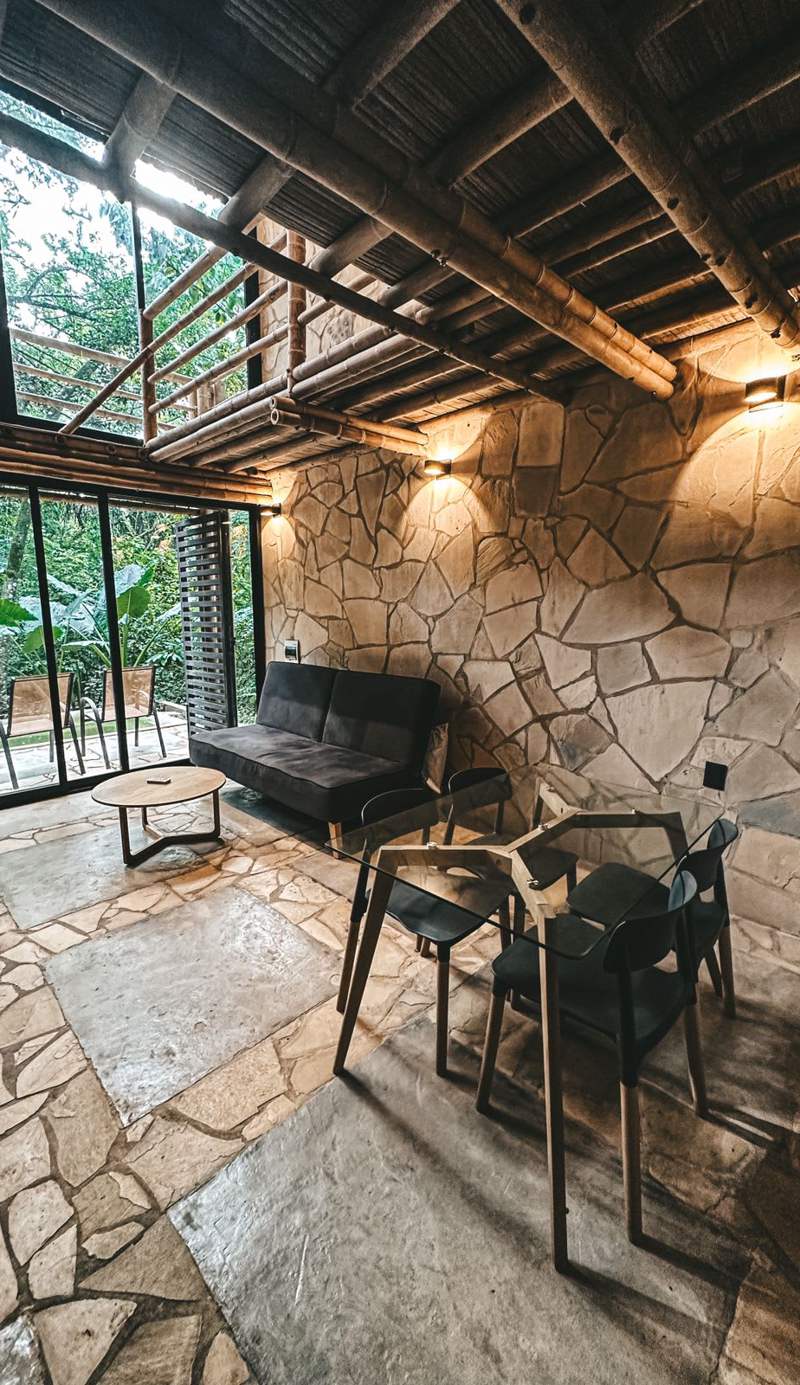 Cabaña de Bambú en la Selva