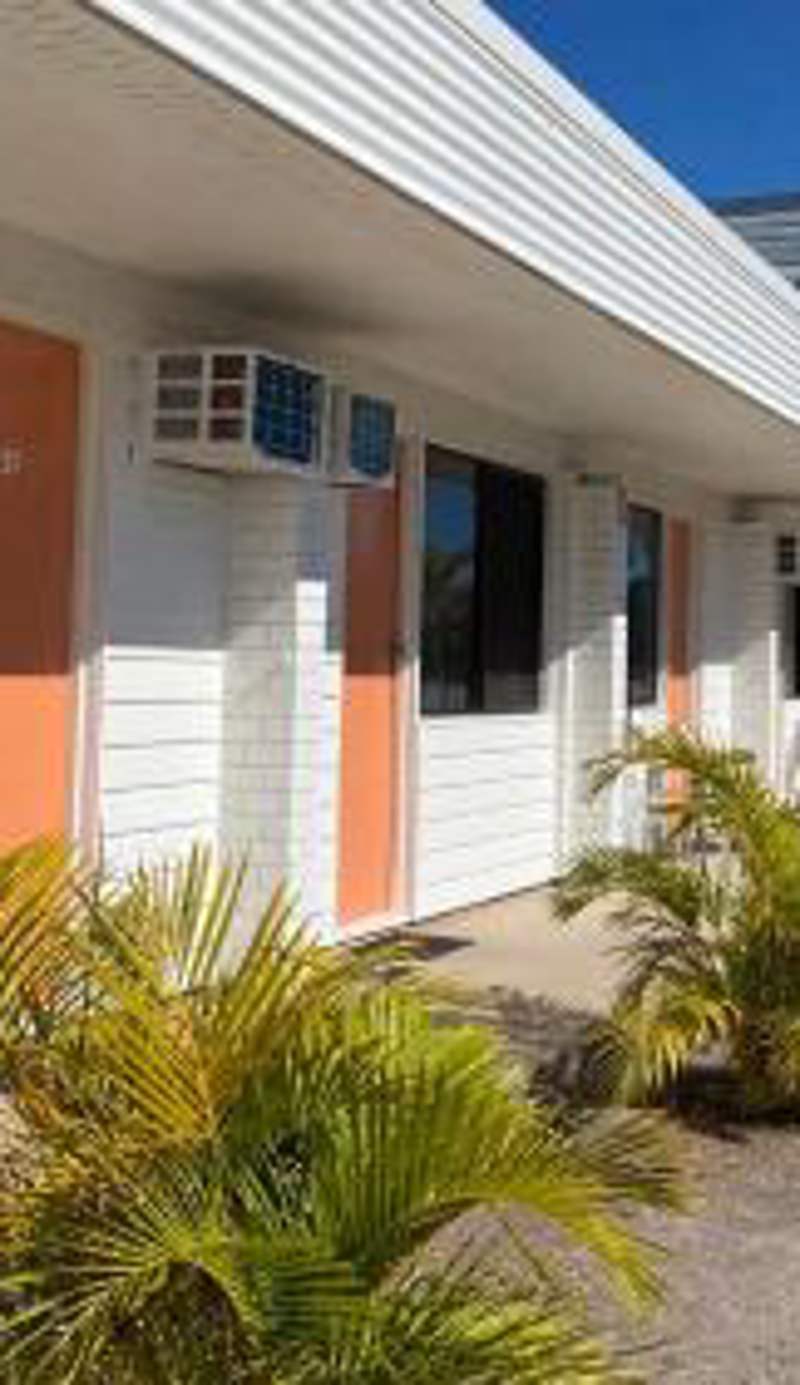 Shoredrive Motel