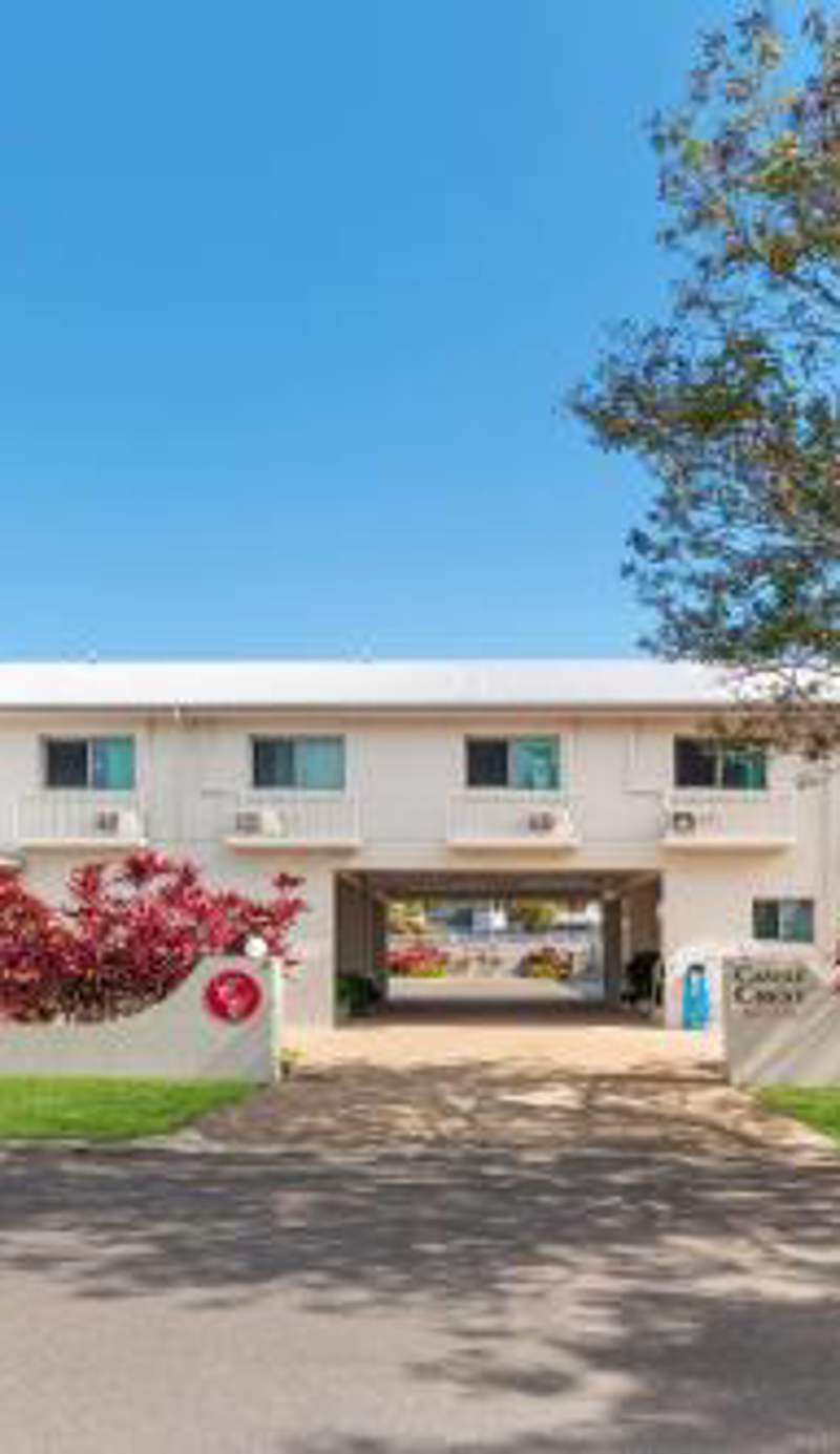 Castle Crest Motel
