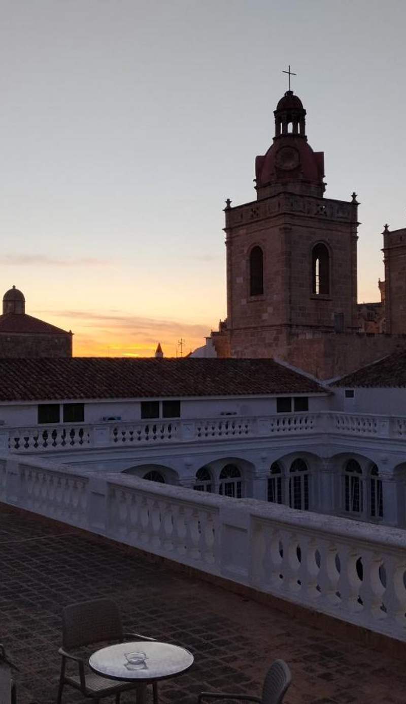 Grupoandria El Claustre de Ciutadella - HOSPEDERIA