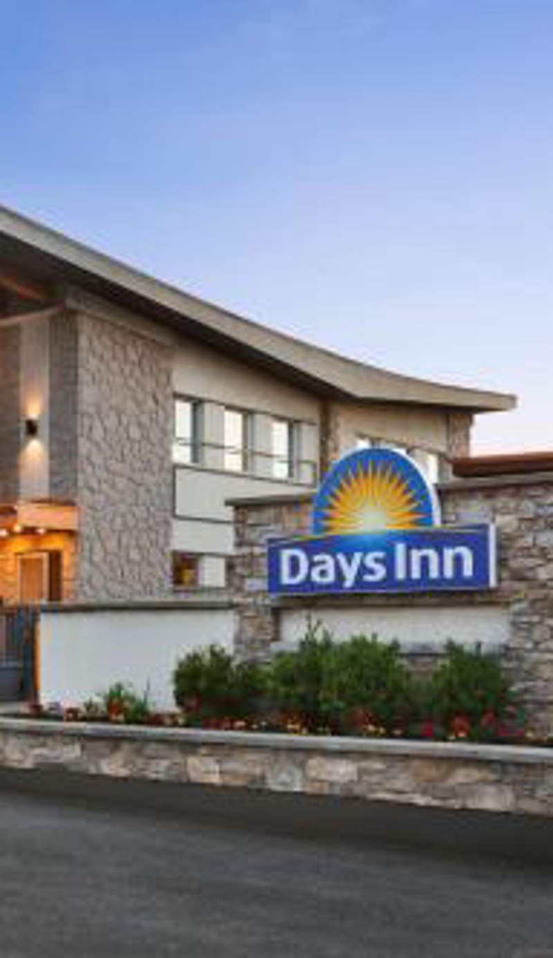 Days Inn by Wyndham Montreal East