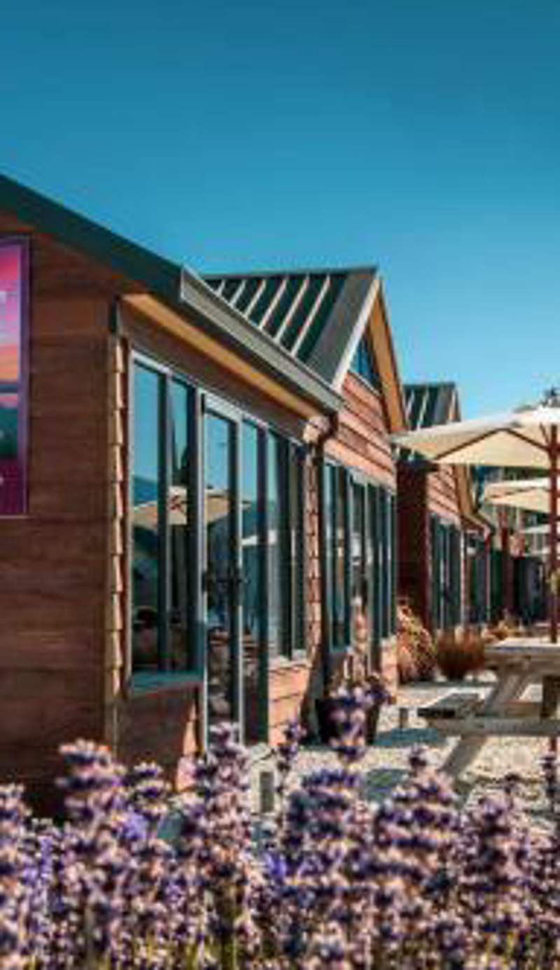 Lakefront Lodge