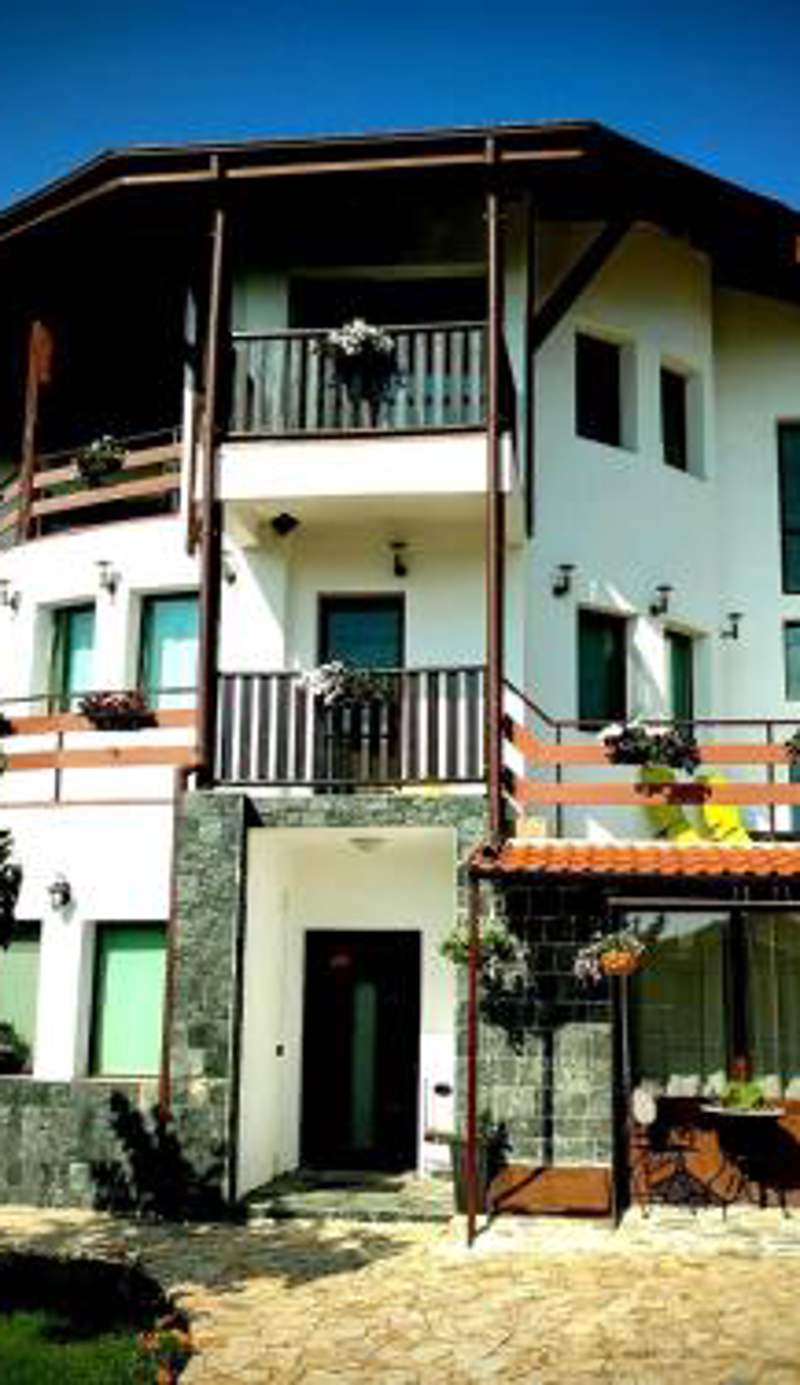 Apartments in Golden Sands park near the sea