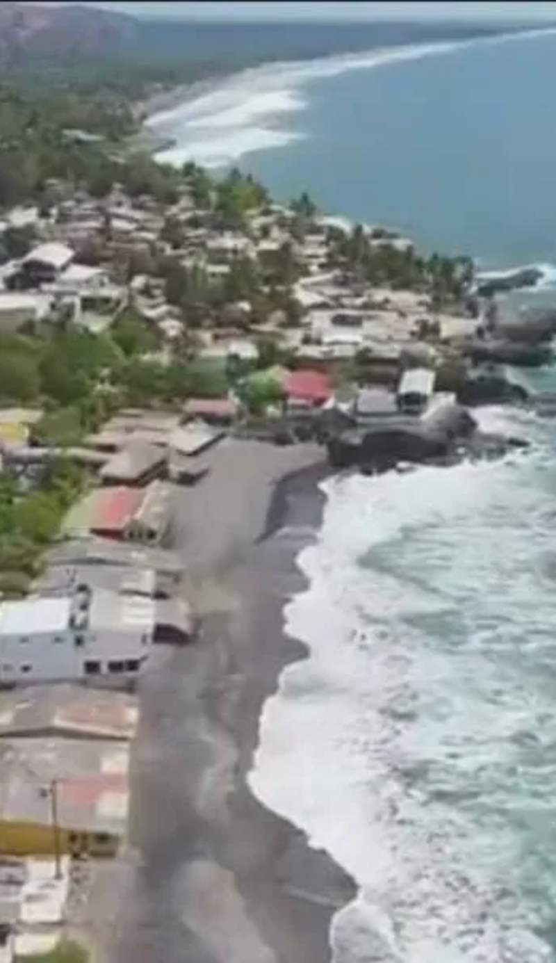 Playa El Obispo A La Marea building La Libertad