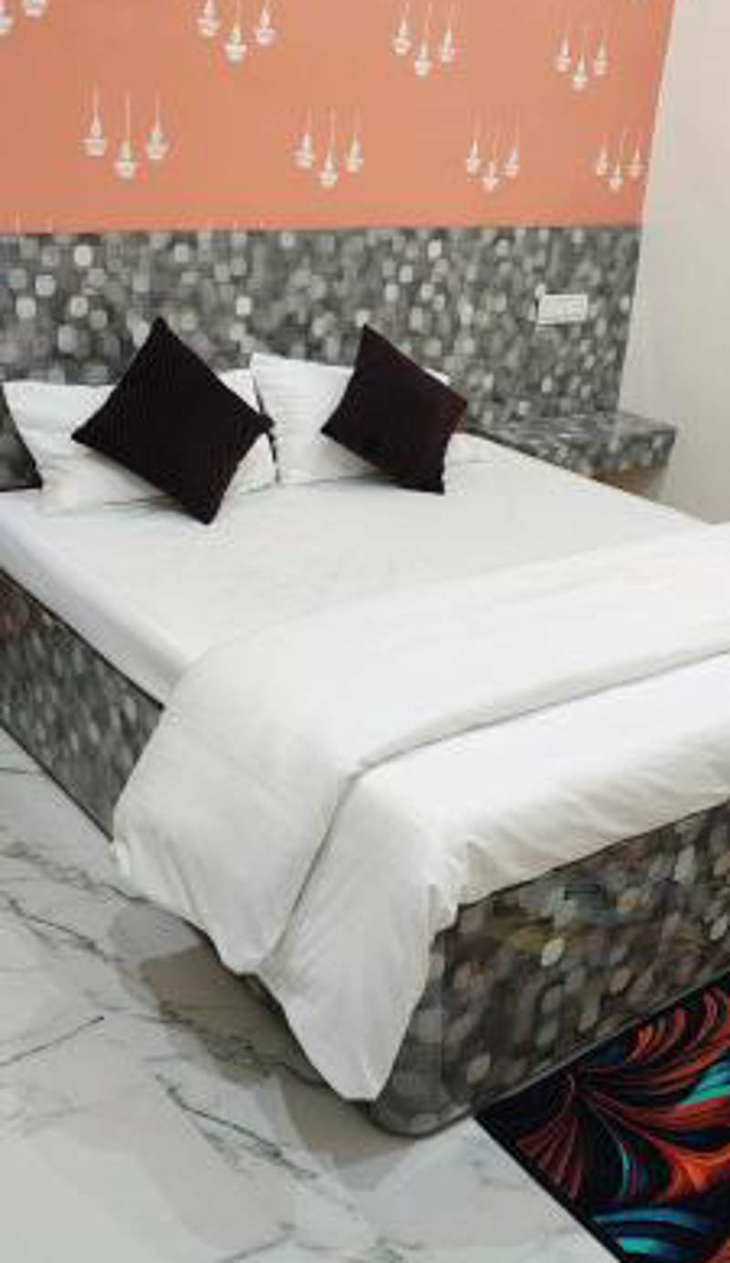 Yash Paying Guest House