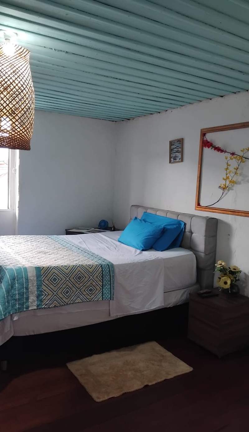 Casa Retro Acacias Hostel