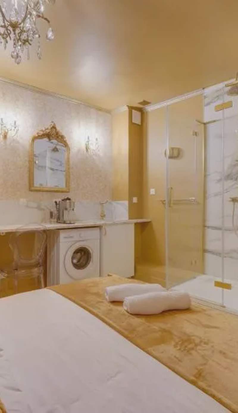 Compact City-Centre Studio with Parking and Wi-Fi