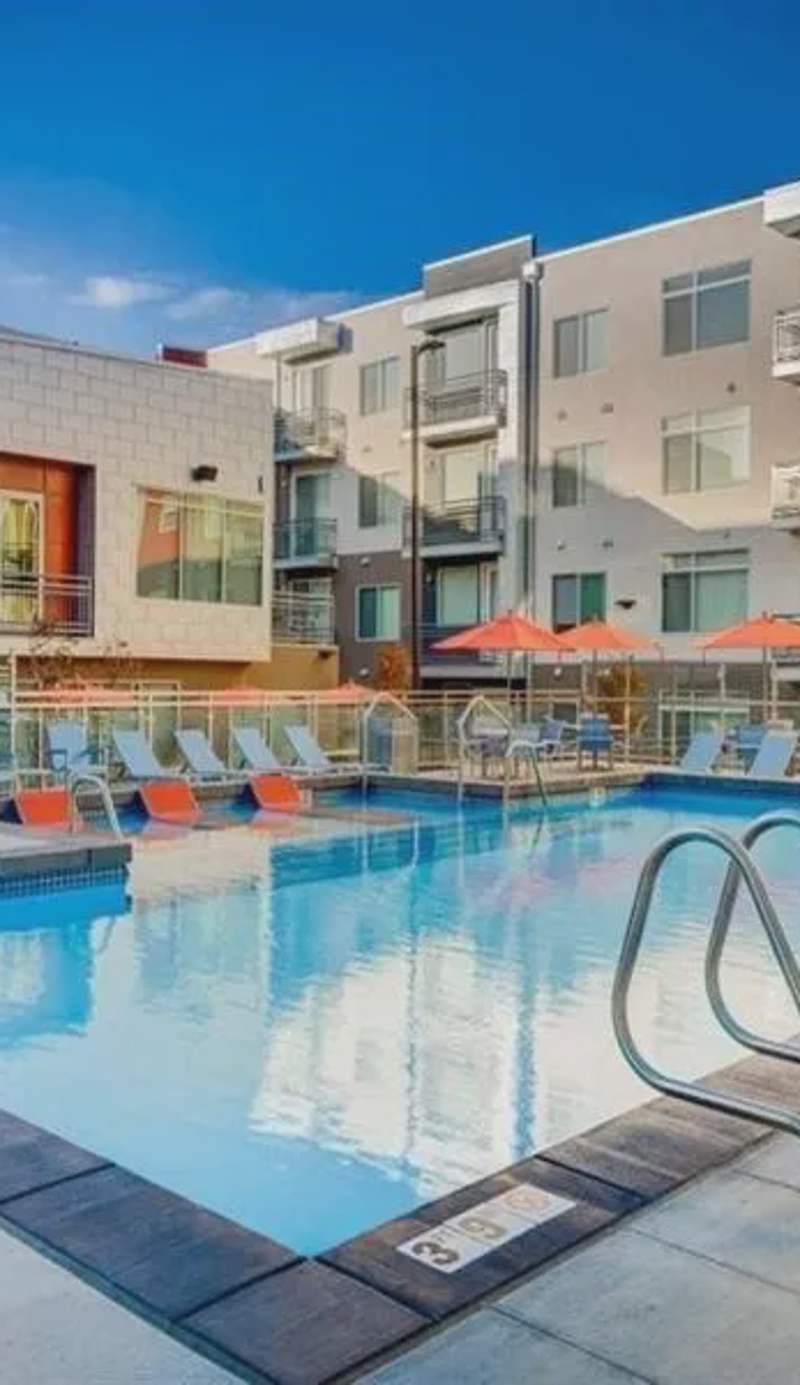 Modern Resort Styled 2BR Apt W Pool, Gym & Hot Tub