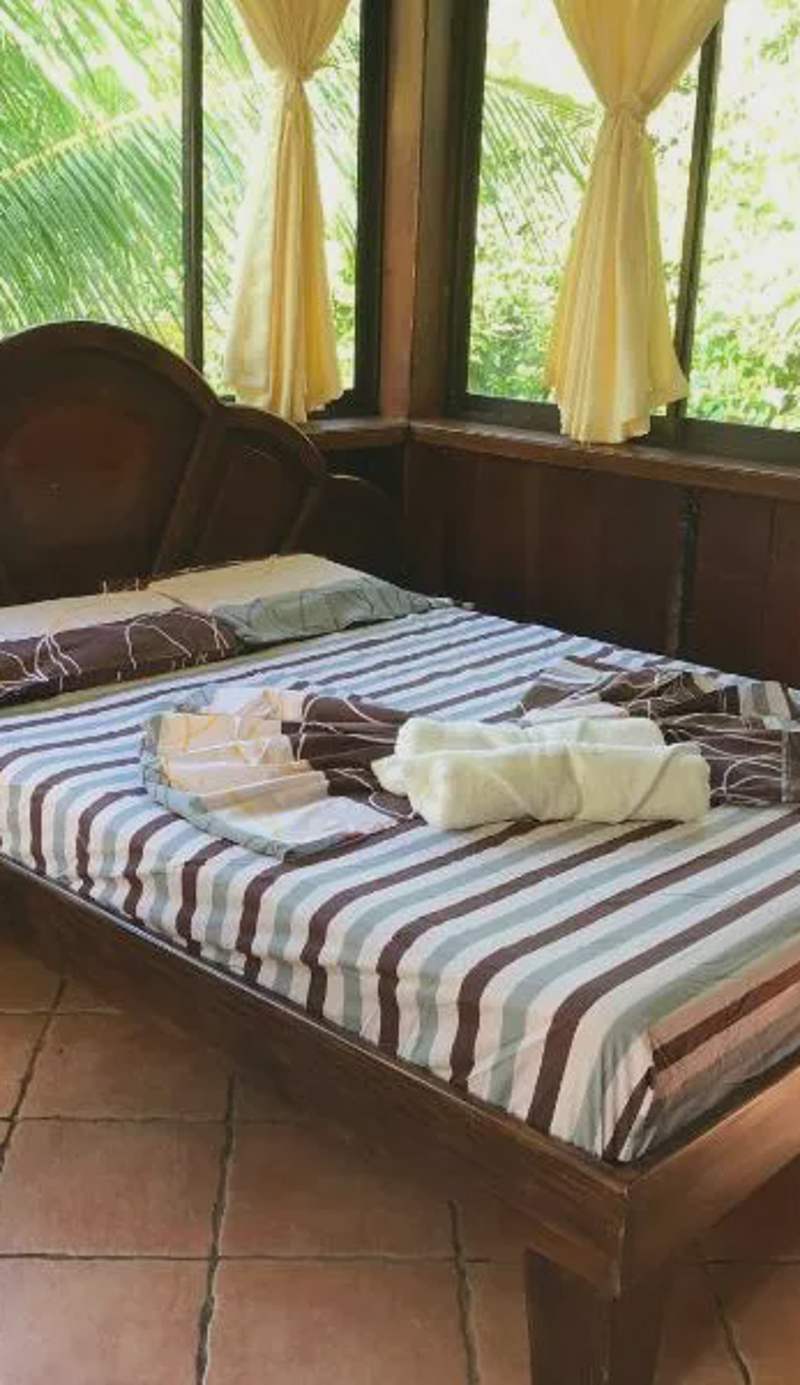 FLOR DE PARAISO BUNGALOWS
