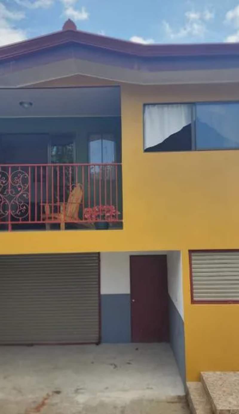 Peluza's place