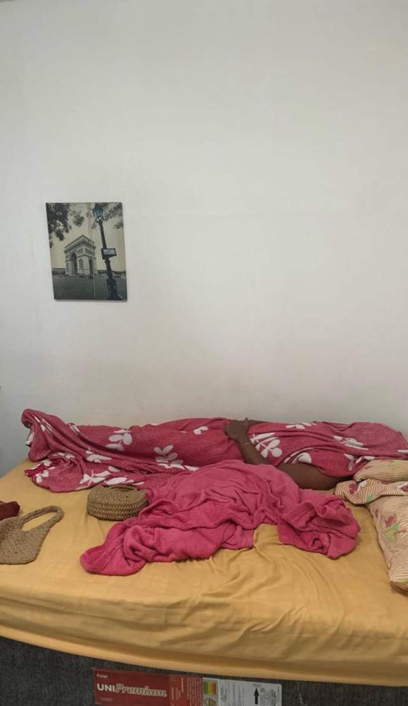 Seu Apto Praia da Costa 6 Cama de Casal e Opcional Pequena Cama Solteiro Simples Barato Local Excelente Ar Cond TV Microondas Todo seu Centro