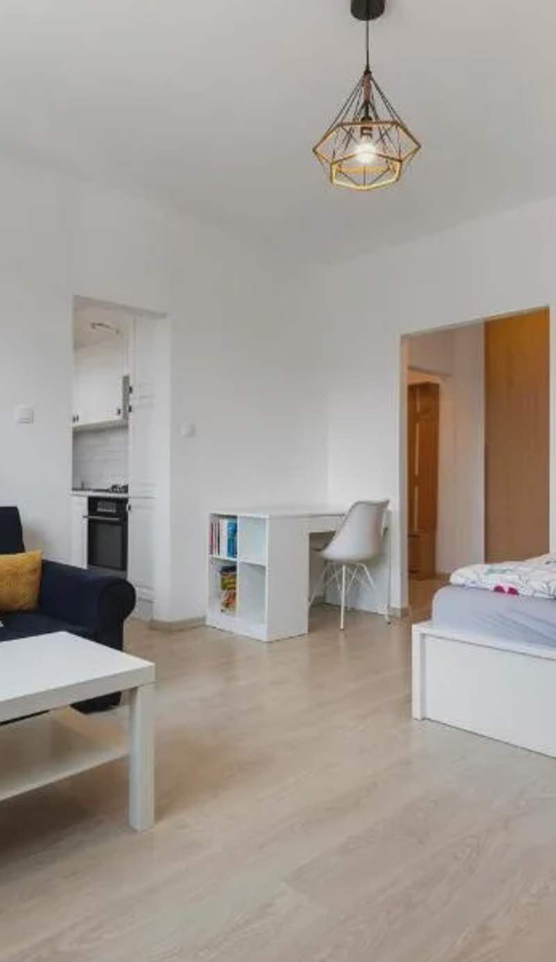 Apartment 20 minutes from city center w Netflix, Coffee or Tea & Parking