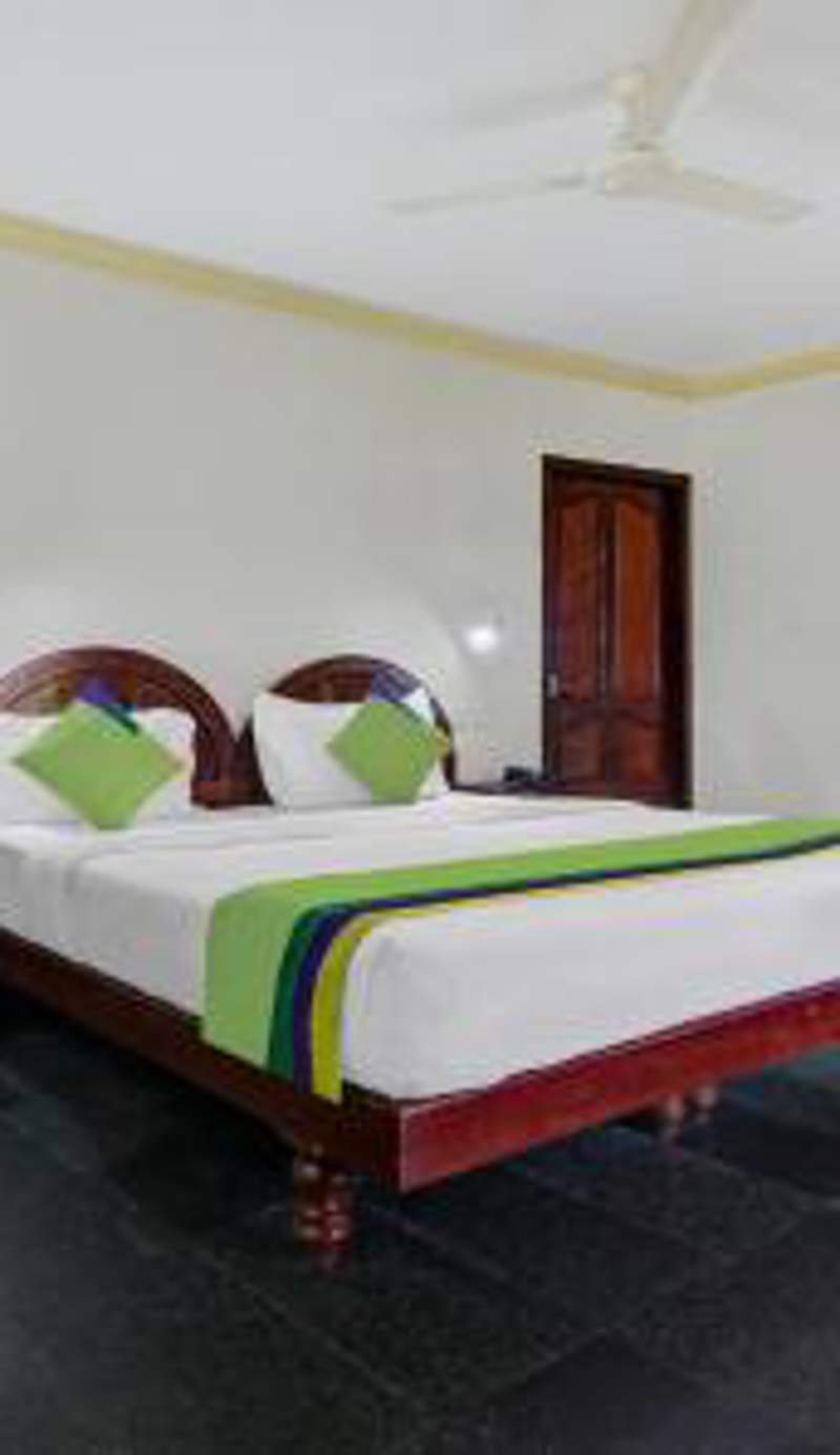 Itsy Hotels The Waters Edge Beach Resort