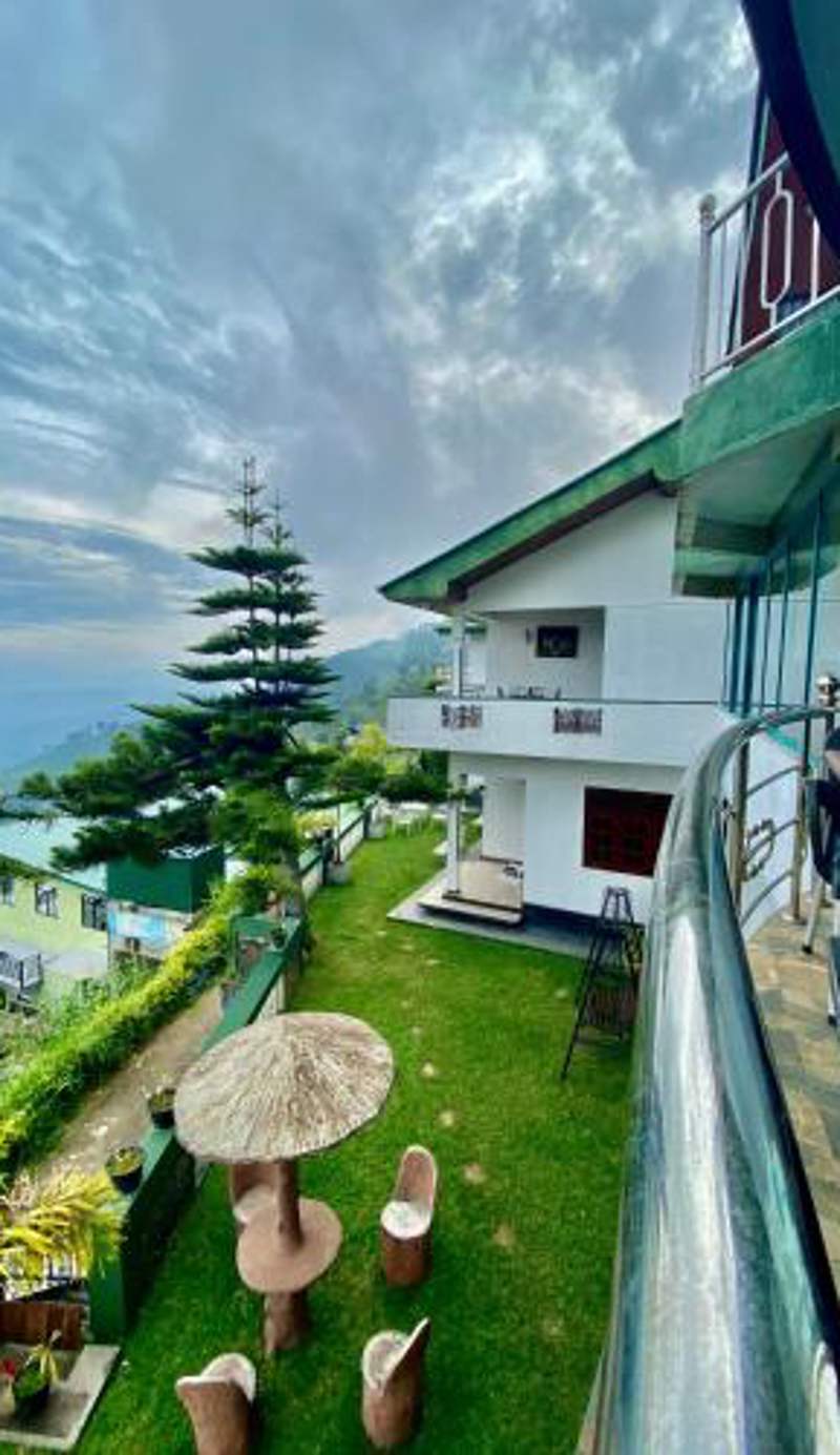 Srilak View Holiday Inn