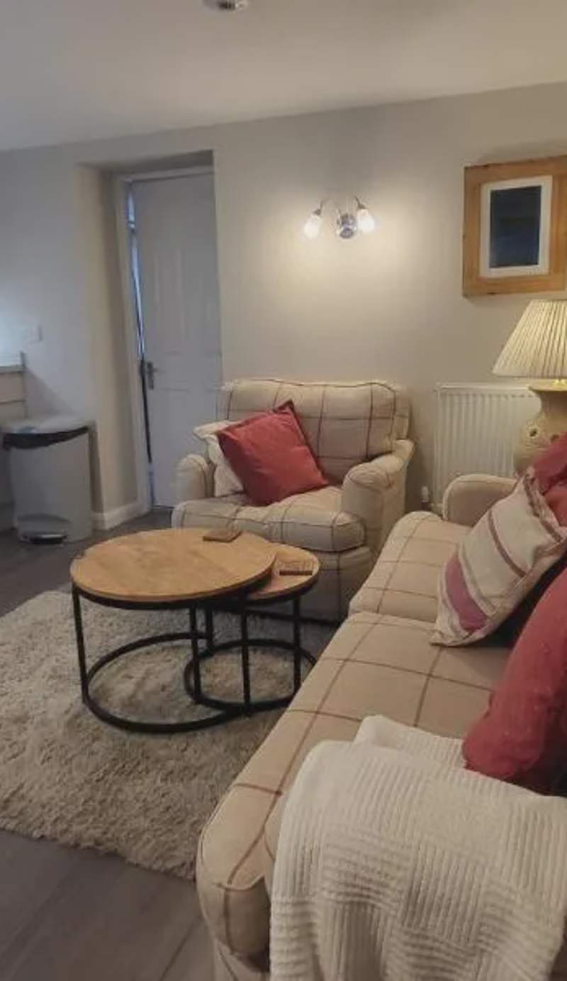 The Den, 2 mins Chelt High Street, John Lewis etc