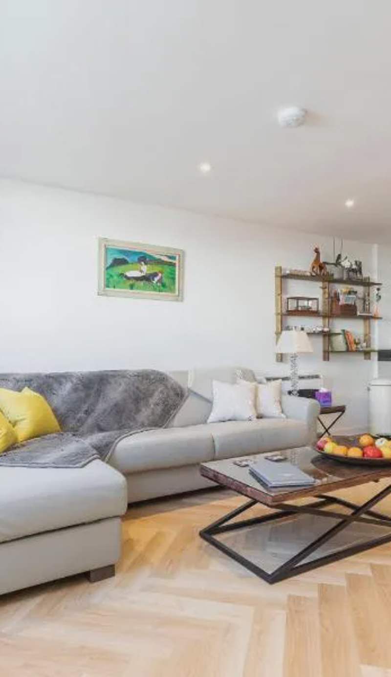 Thornton House Luxury Accommodation in the Town Centre with Private Parking