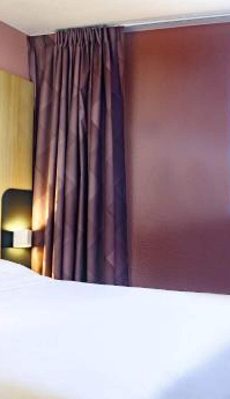 B&B HOTEL Nîmes Centre Arènes