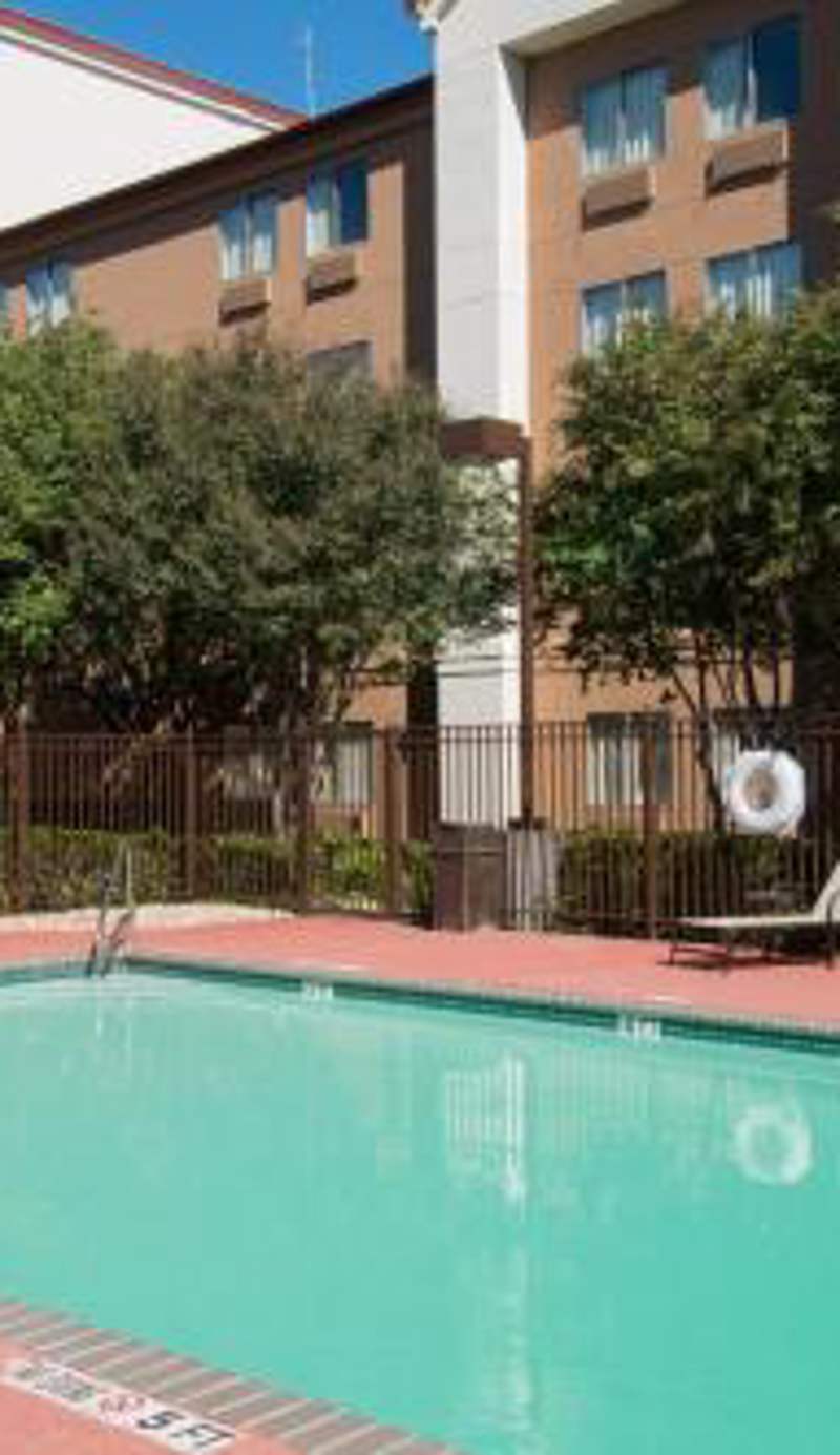 Red Roof Inn PLUS Austin South - Airport