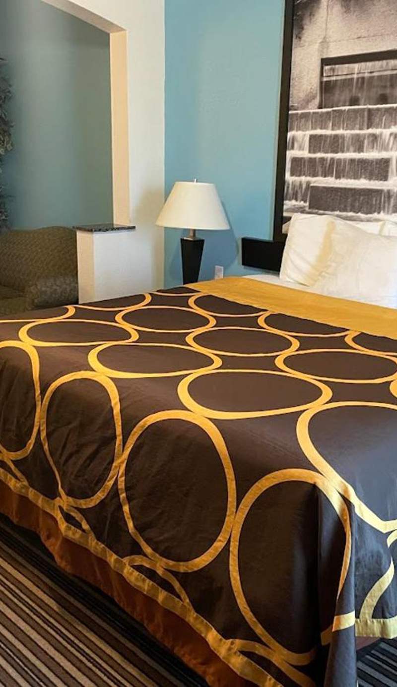 Super 8 by Wyndham Austin/Airport South