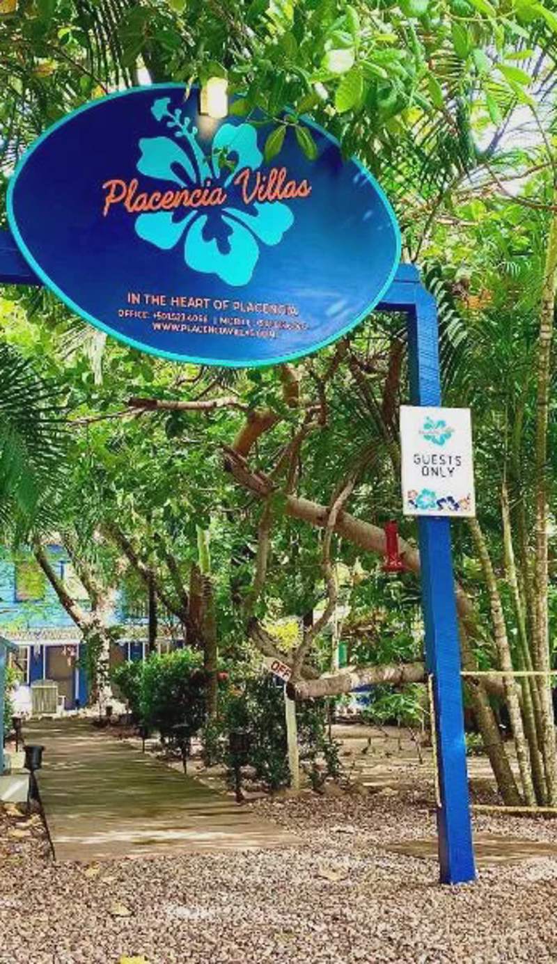 Placencia Villas