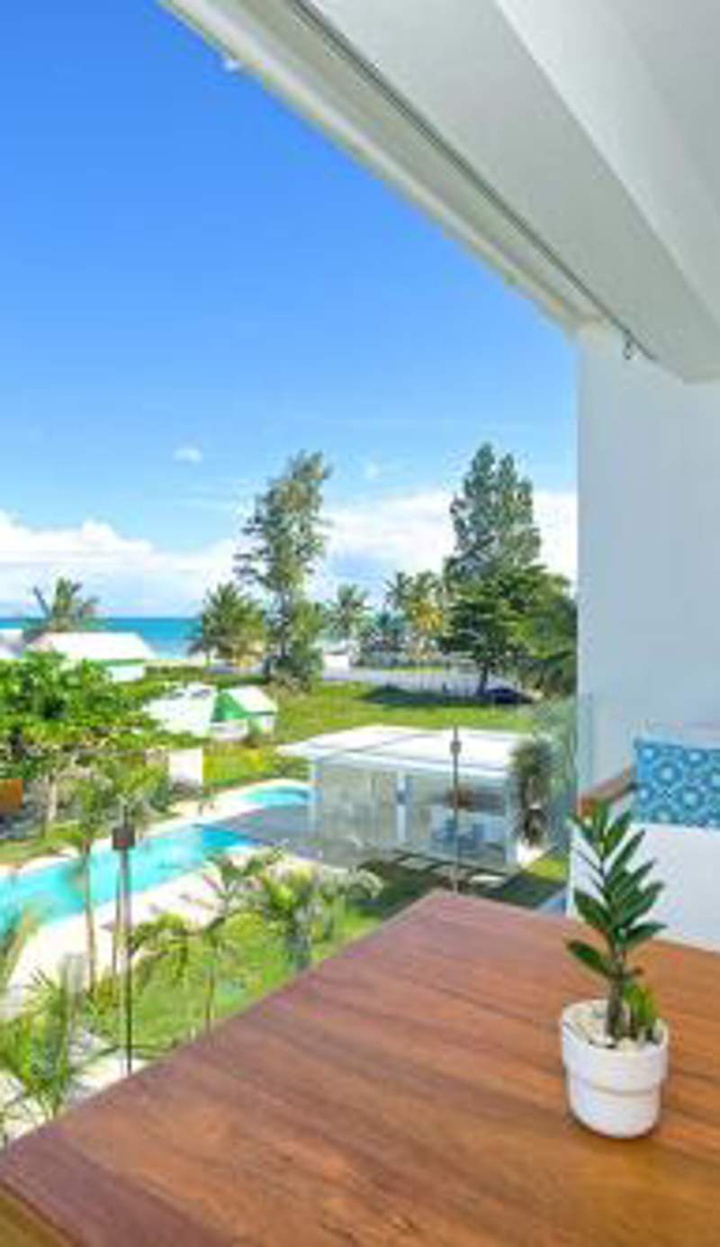 Amazing ocean view apartment with grand pool