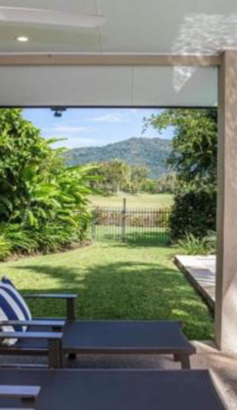 4 Thorntons West
