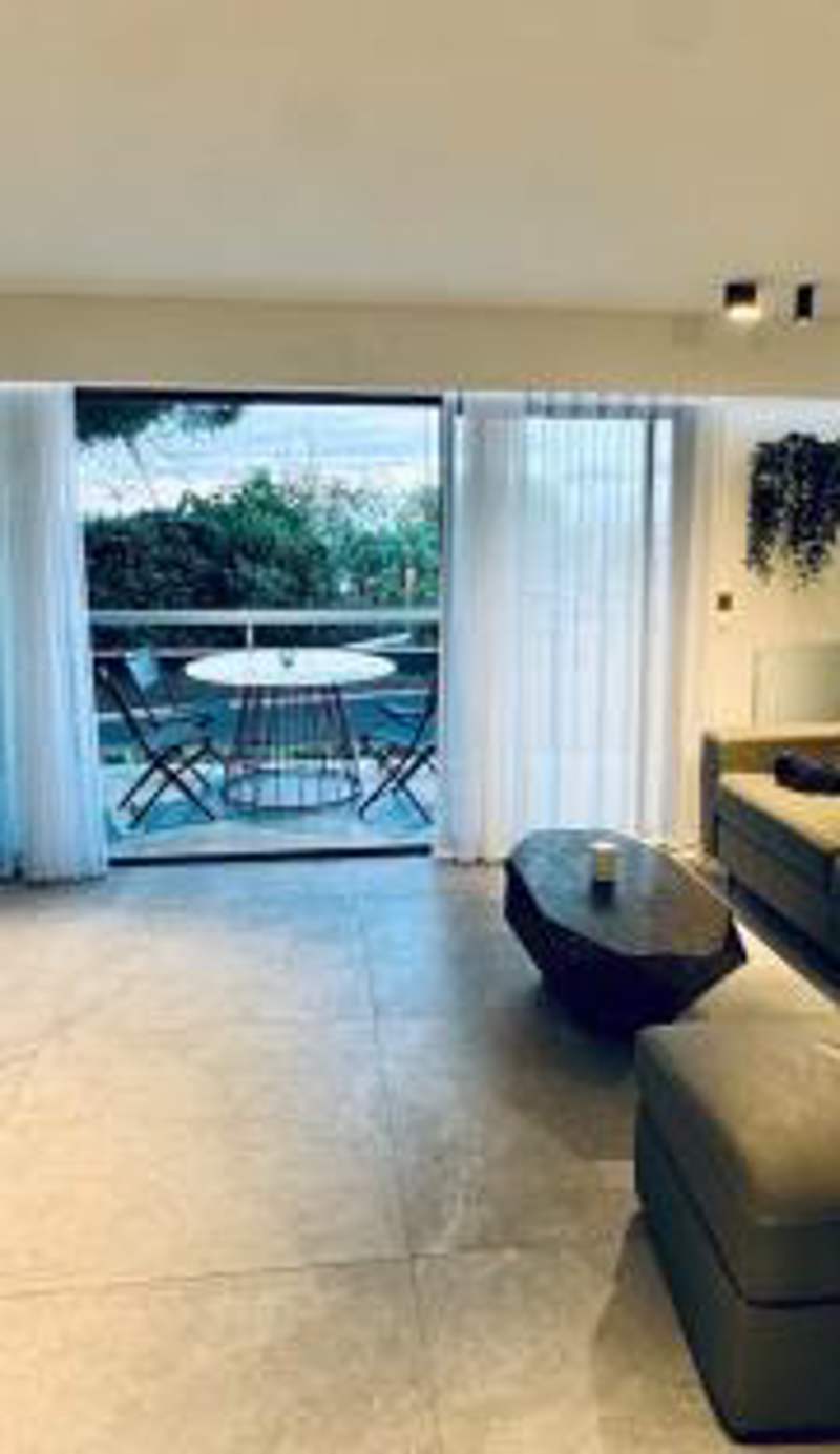 Beautiful Cannes Beachfront Apartment 4 pers