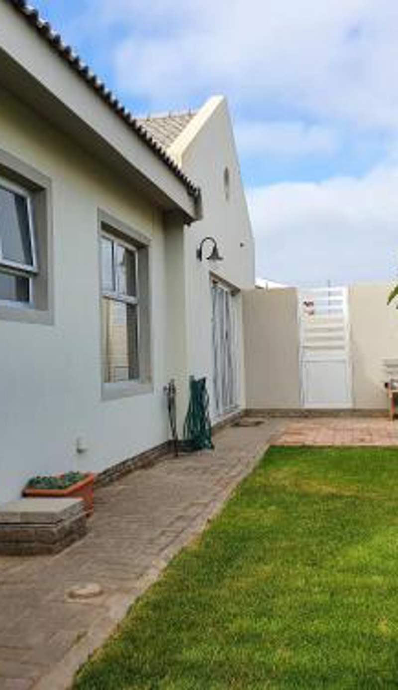 Acacia Four Seven Self-Catering