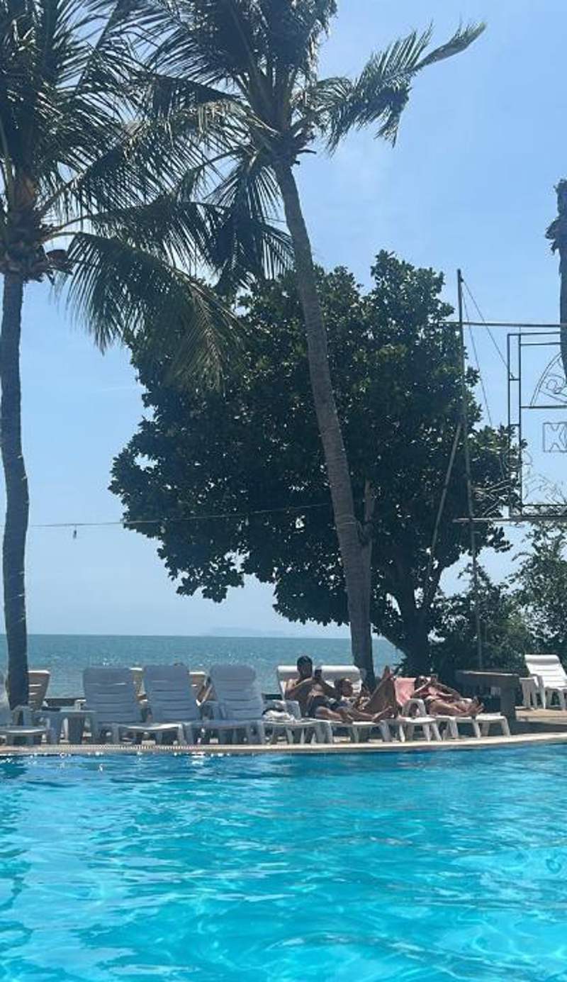 Coral Resort & Bungalows