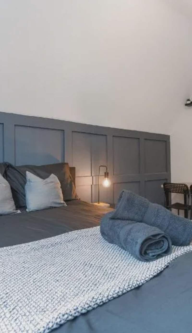 Amazing Moseley Studio - 9