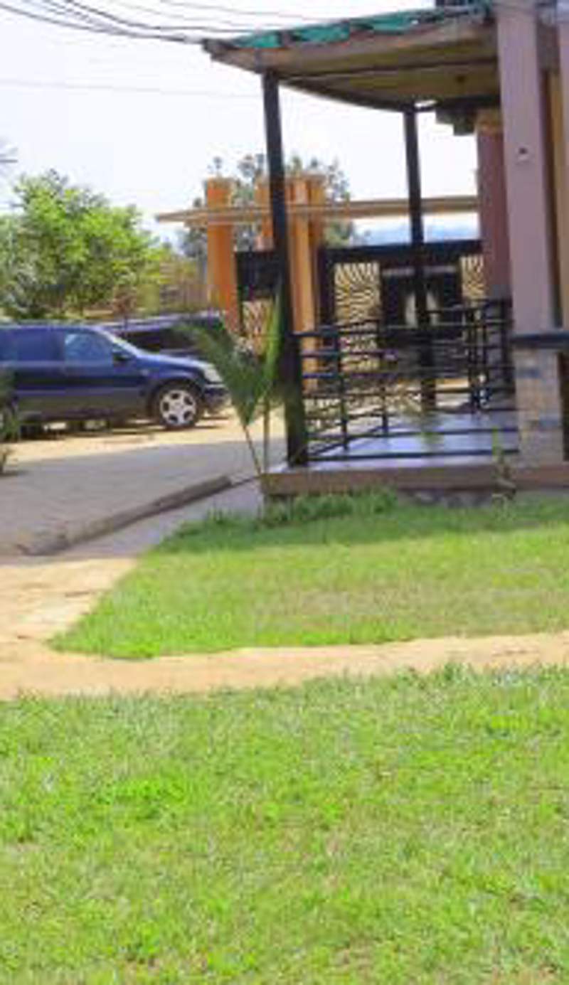 Golden Suites Hotel