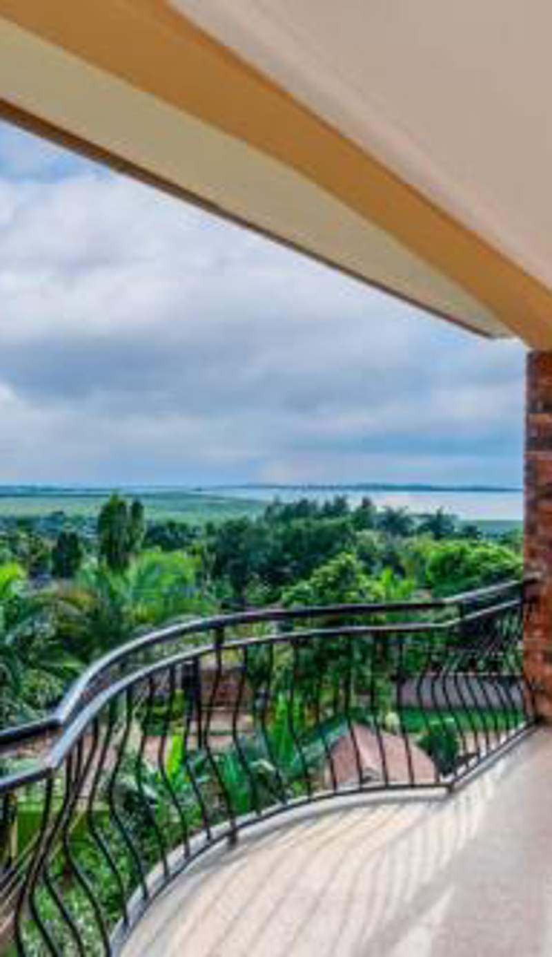 Victoria Breeze Suites, Entebbe