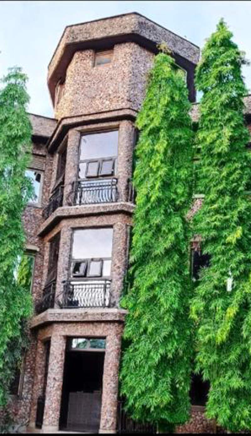 DISCOVERY COURTS HOTEL