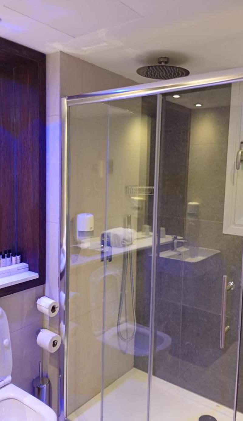 Almond Business Hotel