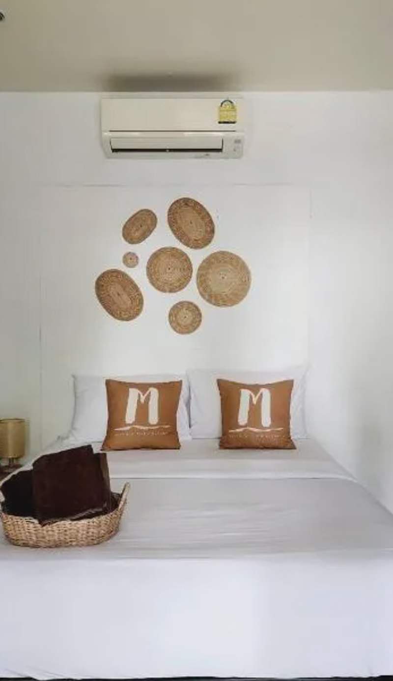 Minnie Seaview Resort