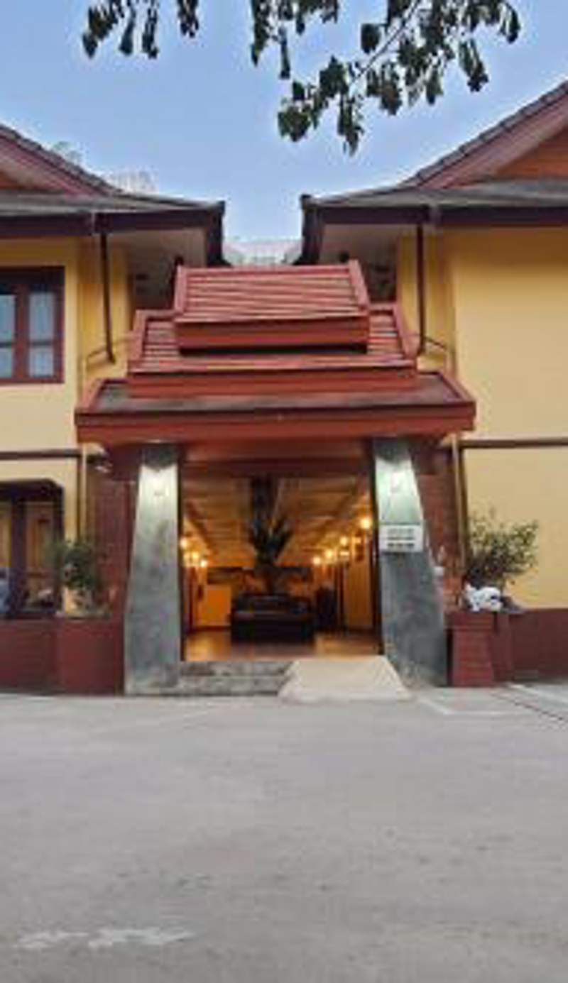 Yellow Tique Hotel