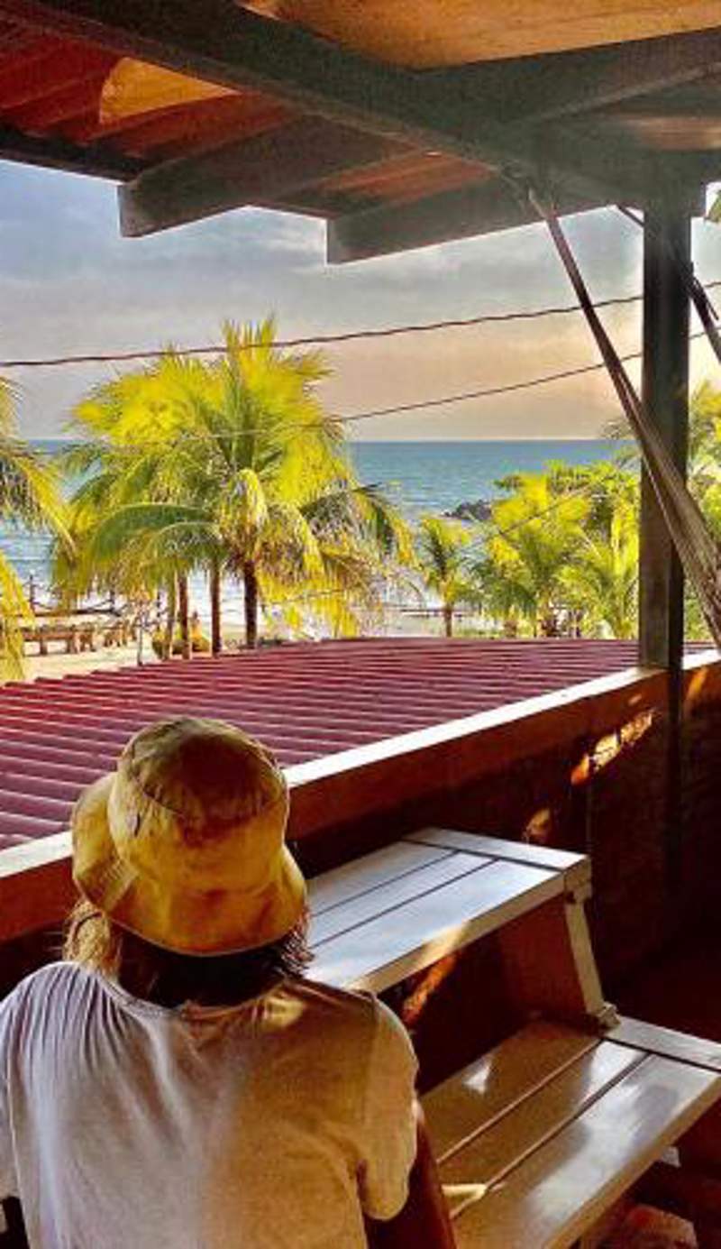 Bananoz Surfhouse