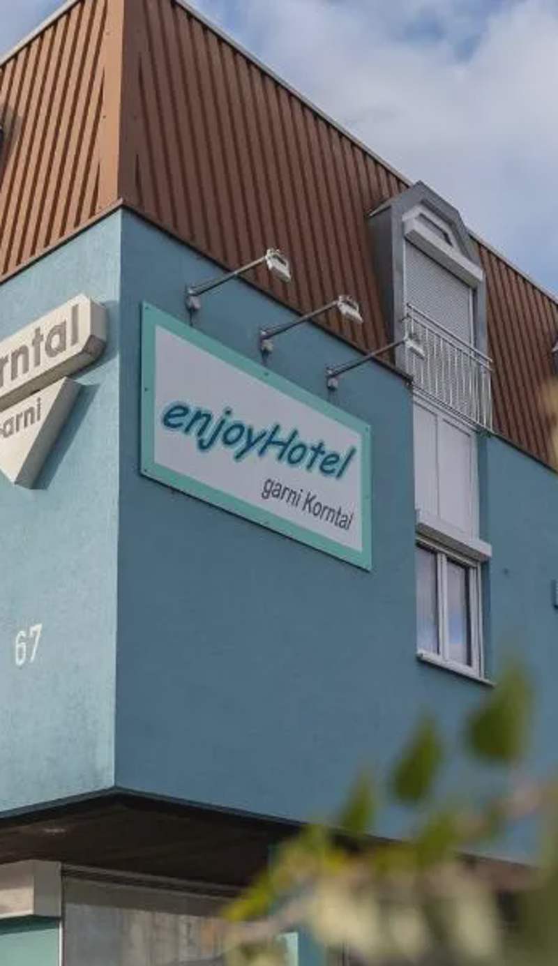 enjoyHotel garni Korntal Stuttgart b&b Parkplatz Sprinter Penny eTank Porsche-Museum