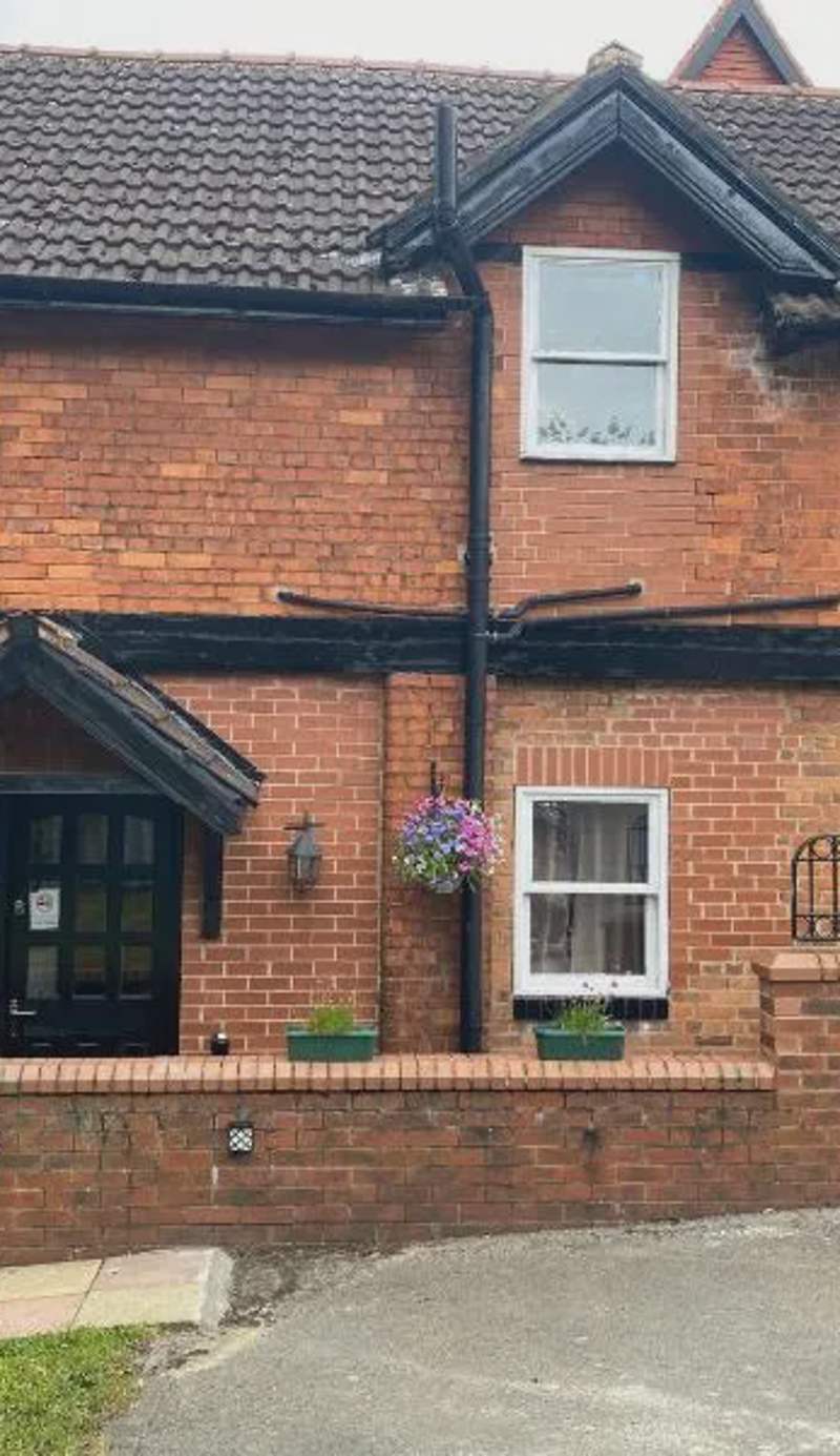 The lodge at Carlton tavern free parking