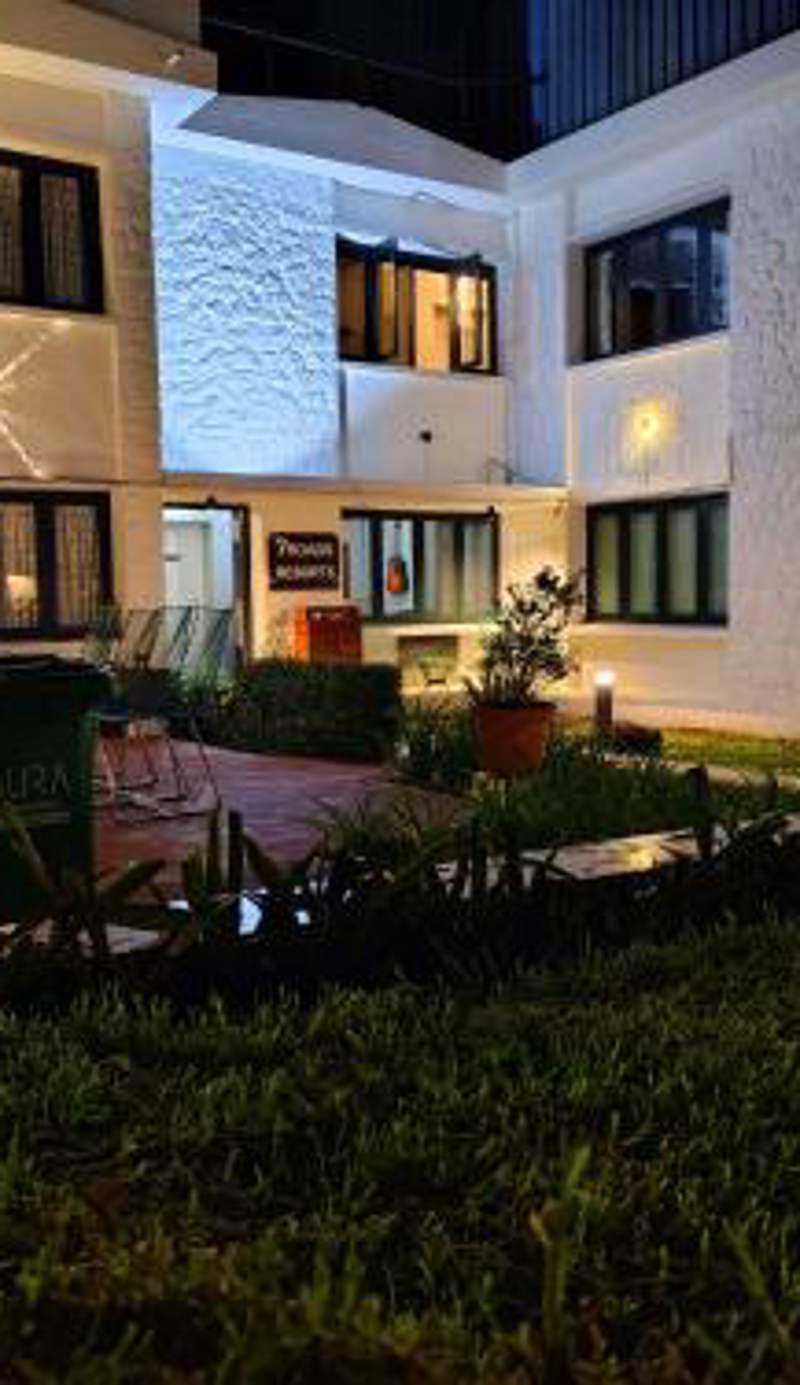 7 ROADS RESORT 50mts to lake