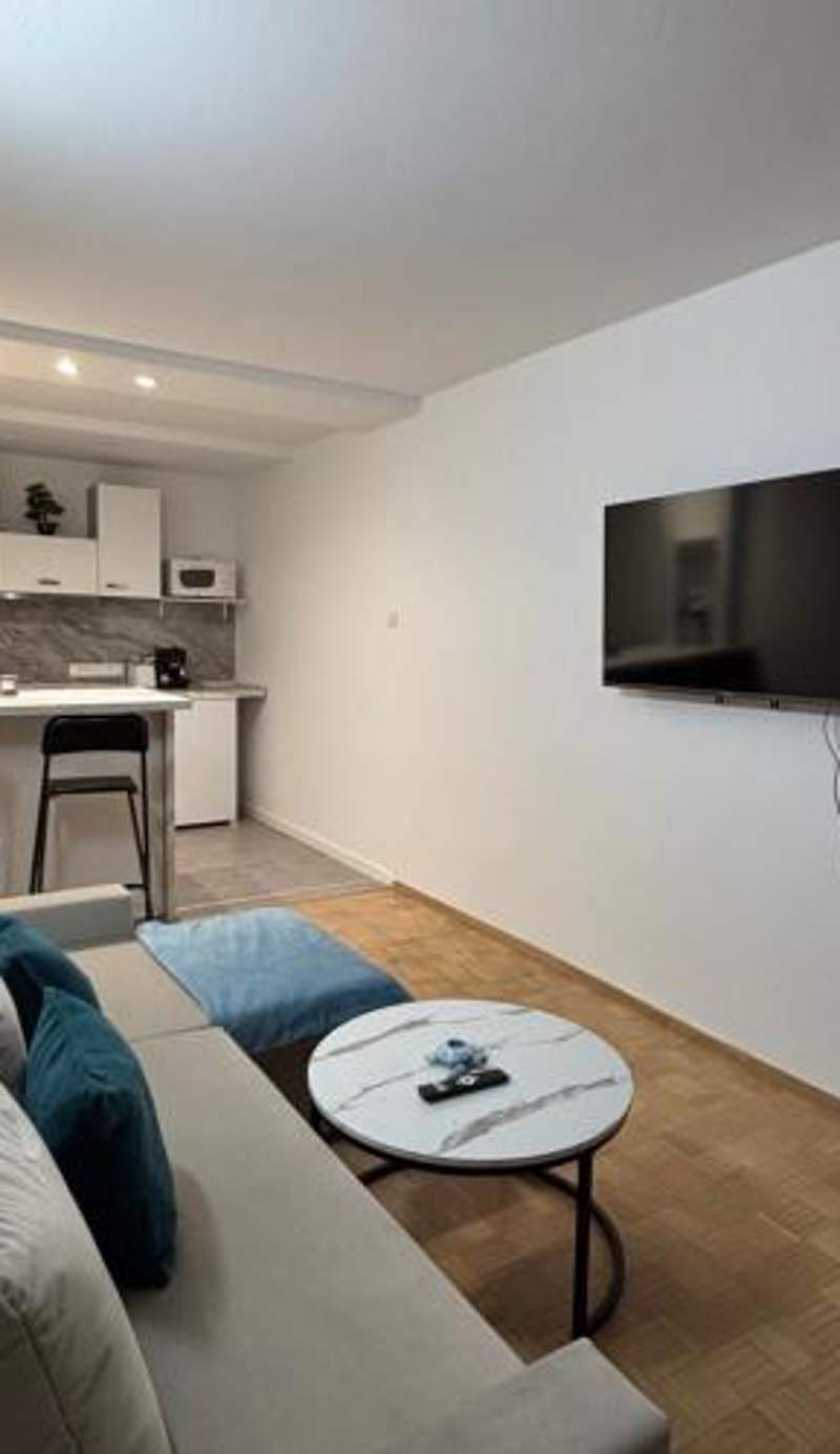 Champagne Apartments