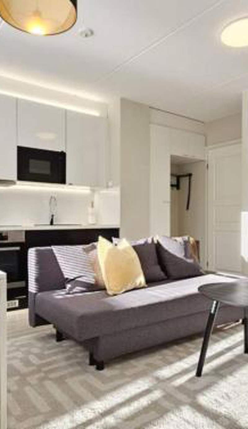 Modern One-Bedroom with glazed sun balcony, 350m metro