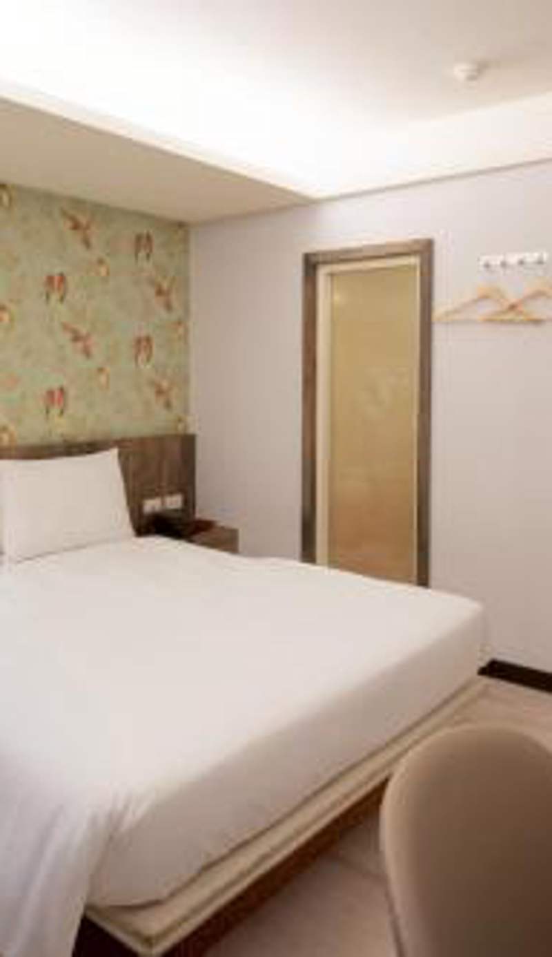 Moon Hotel Xinxing