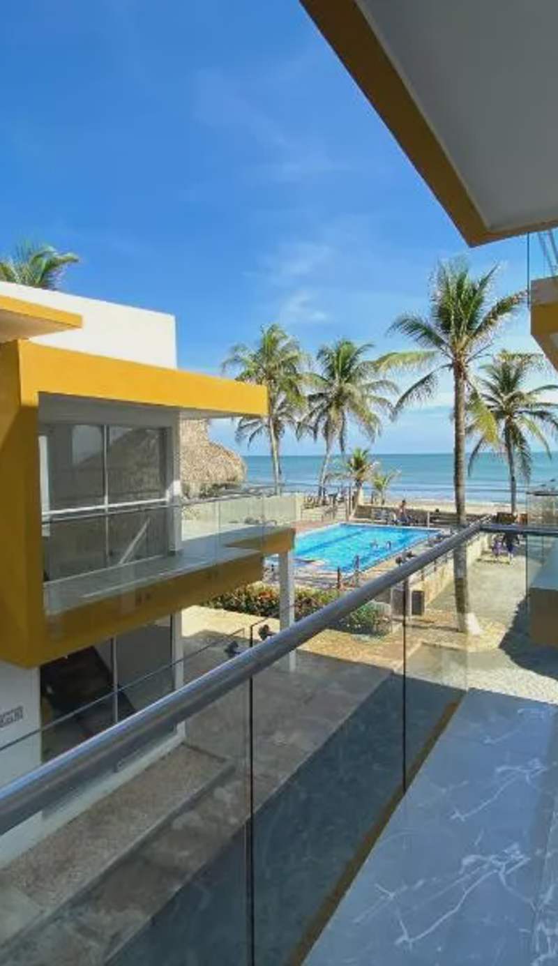 Apartamento en condominio con vista al mar