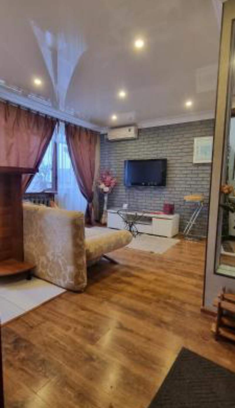 Apartment Voznesenska 25