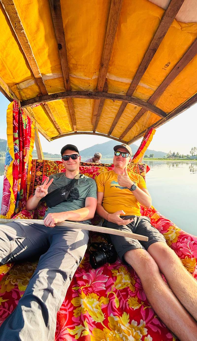 Backpackers Lake View Houseboat