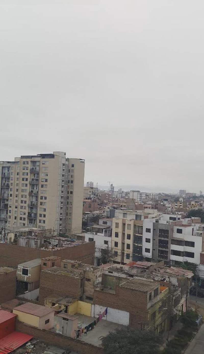 Moderno departamento con vista panorámica cerca a los centros comerciales