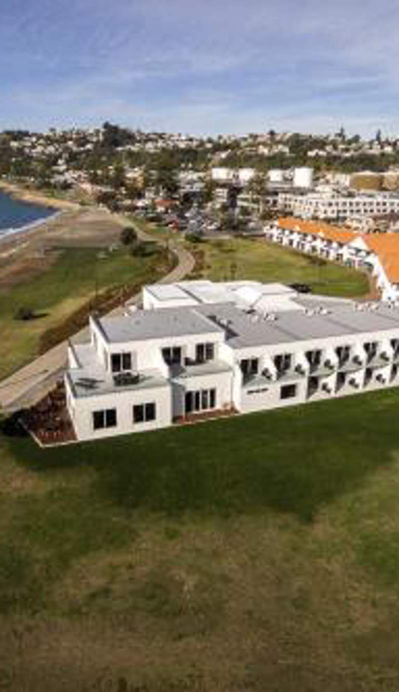 East Pier Hotel
