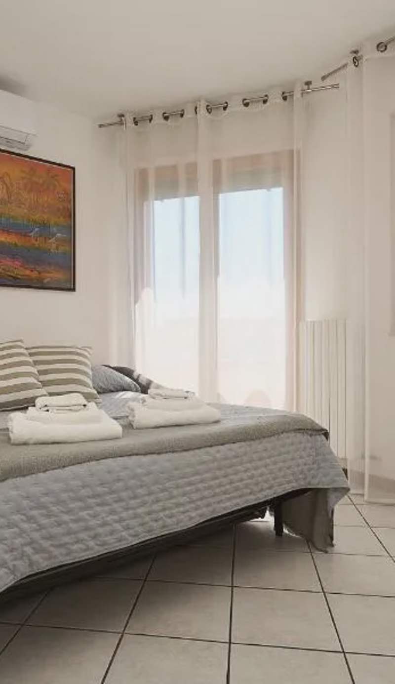 -LUMINOSA 5 STARS WITH BALCONY- Wifi Netflix 15 minutes from Duomo